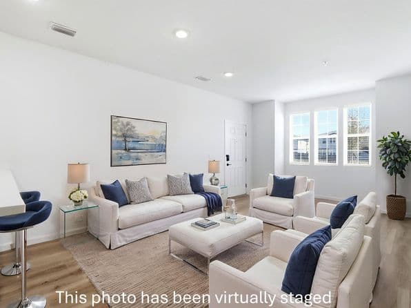 Venture Apartments photo
