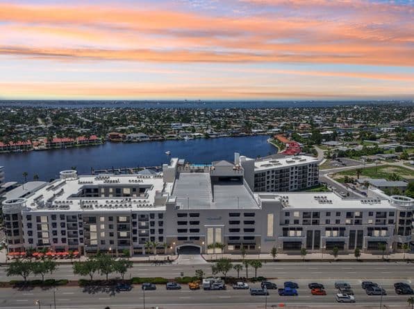 Bimini Square Apartments housing exterior