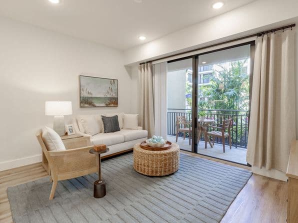 Bimini Square Apartments photo