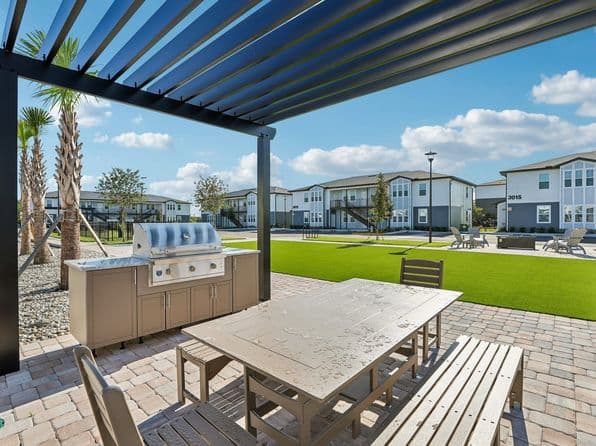 Venture Apartments photo