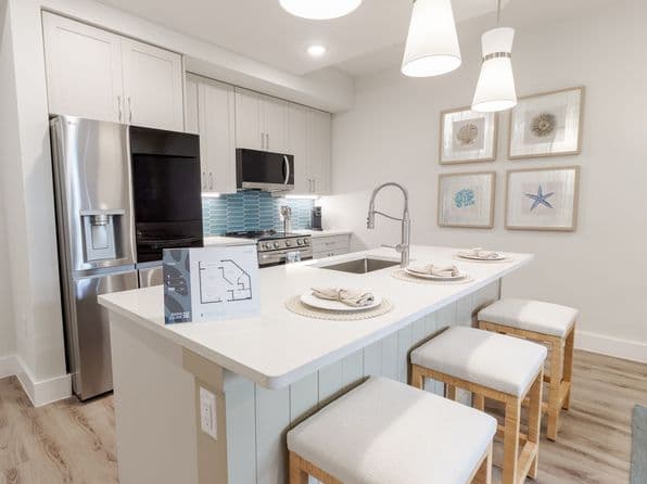 Bimini Square Apartments photo