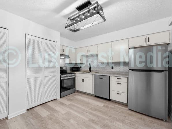 Canterbury Place Apartments photo