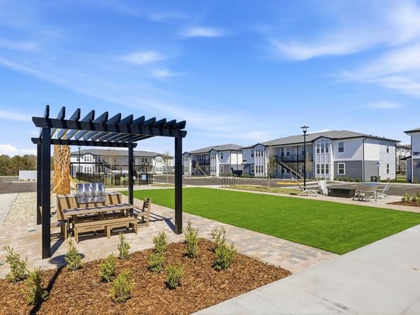 Venture Apartments photo