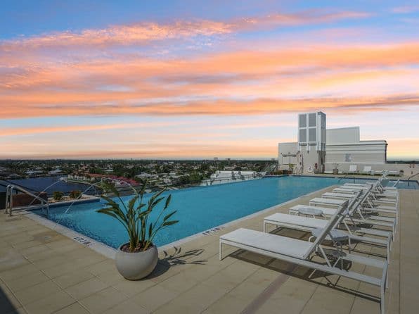 Bimini Square Apartments photo