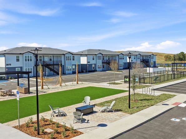 Venture Apartments photo
