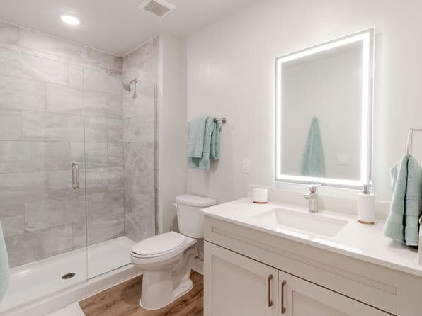 Bimini Square Apartments photo